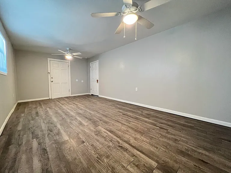 408 Ramona Ave — Photo 16