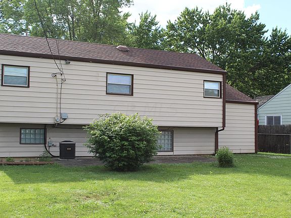 5th image of 1302 Manfeld Dr