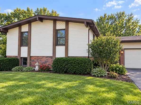 31 Buckingham Dr, Washington, MO 63090