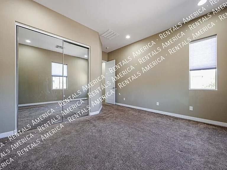 3325 E Coconino Dr — Photo 10