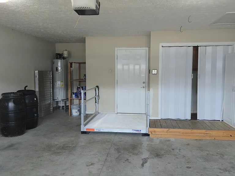 196 Sandspur Ct — Photo 52