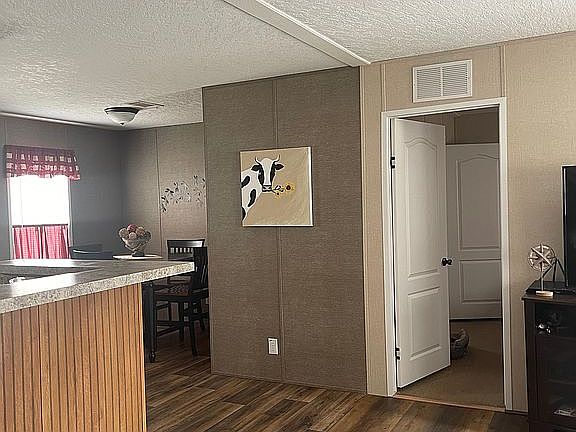 5th image of 721 Horse Club Ave