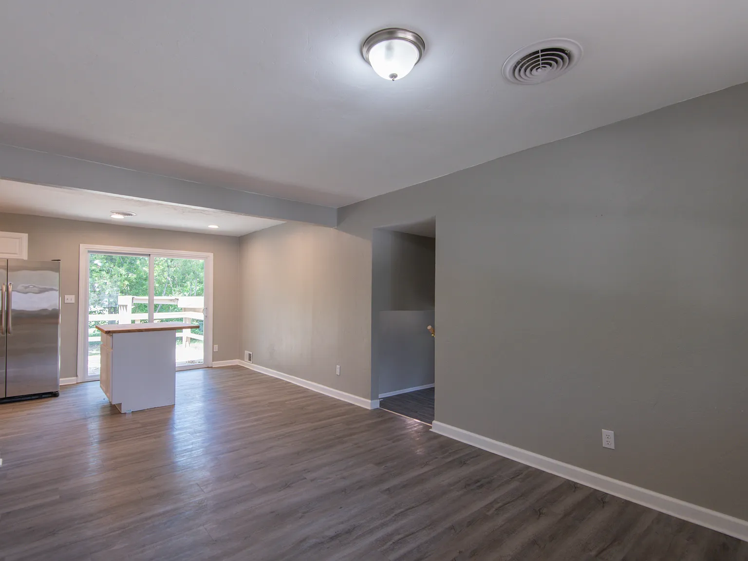 S_Royal Oak Dr_318 - 1 — Photo 4