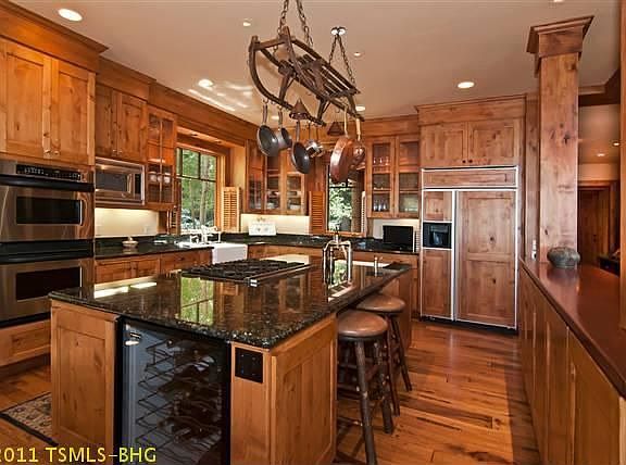 4th image of 5090 W Lake Blvd