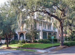 2711 Abercorn St, Savannah, GA 31405