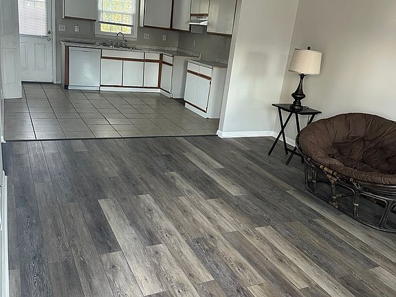 5th image of 3305 Midland Ct