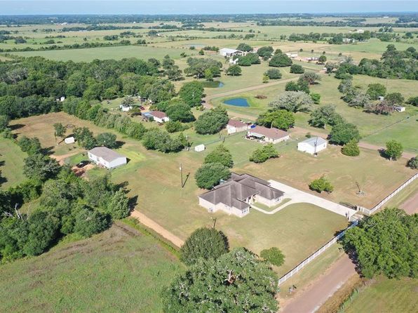 448 Rohde Rd, Round Top, TX 78954