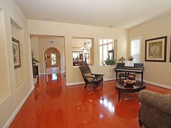 3rd image of 7903 Dry Creek Dr