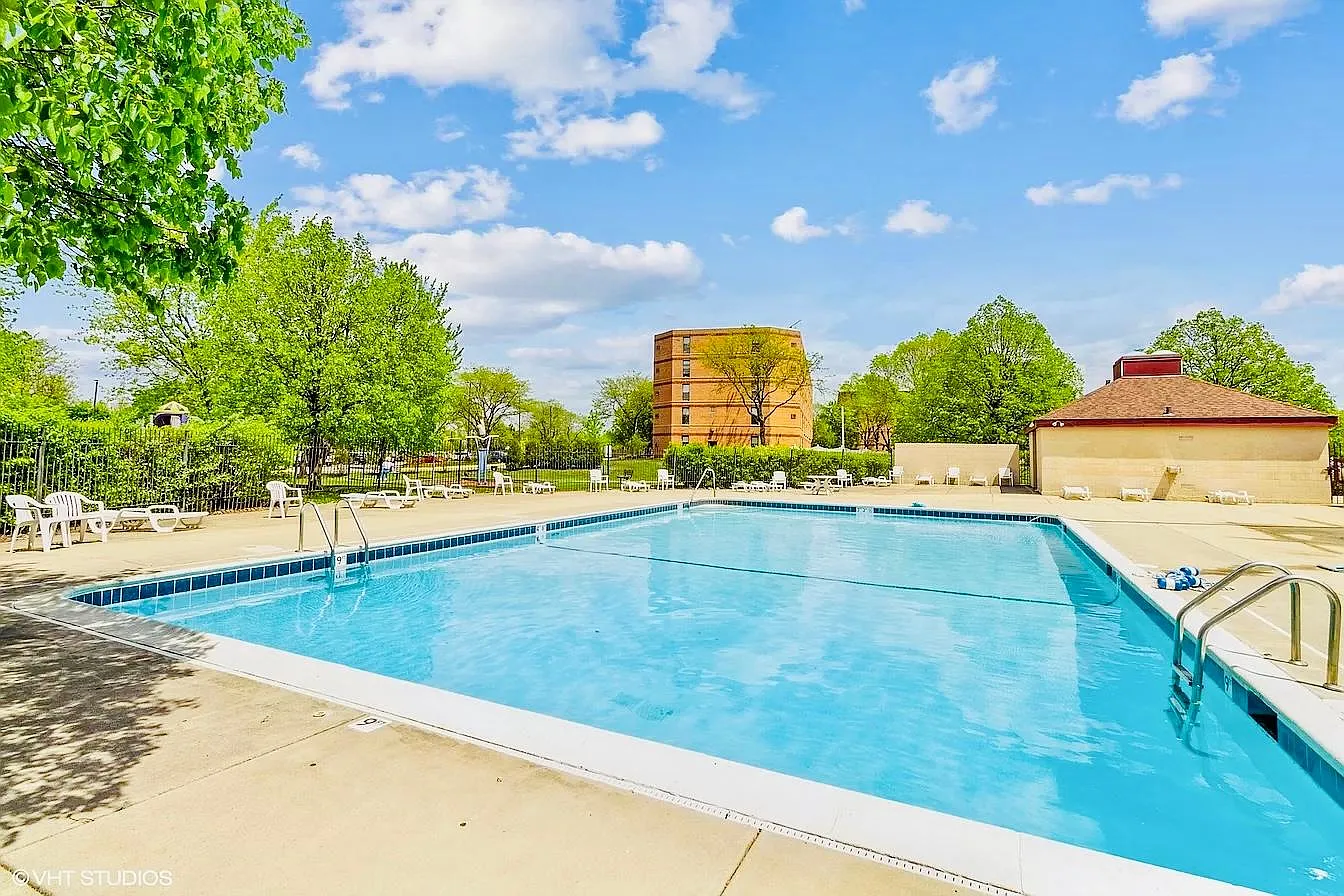 2 bed, 1.5 bath, 1060 sqft, $1,995 — Photo 2