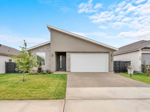 107 Canyon Lake Dr, Laredo, TX 78045