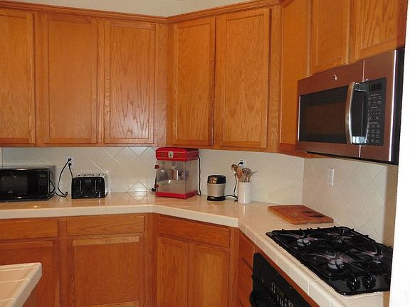 5th image of 266 Hornfels Ave