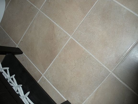 4th image of 2431 Parkdale Ave