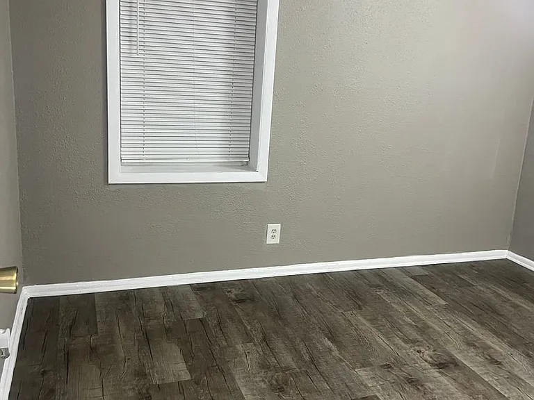 6049 Dickson Rd — Photo 5