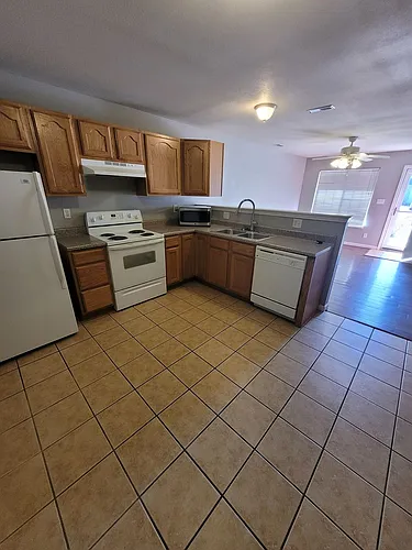 402 Shade Tree Ln Photo 1