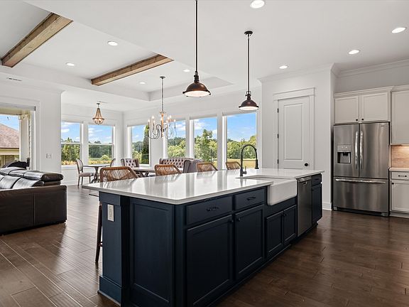 3rd image of 102 Edenburg Dr