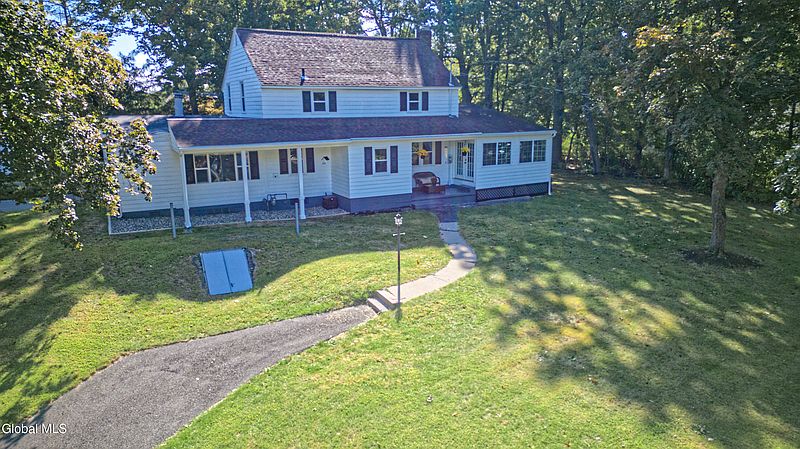 4th image of 630 St Davids Lane