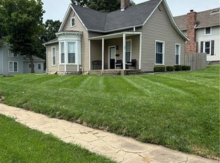 107 E Royle St, Richmond, MO 64085