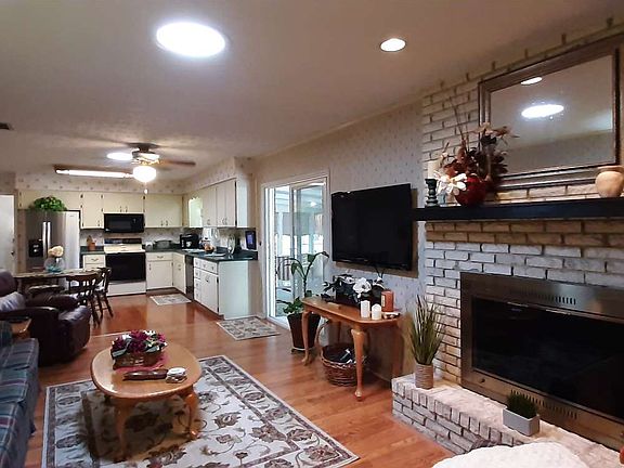 5th image of 813 SW Alamo Dr