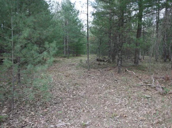7262 Riverside Dr, Manistee, MI 49660