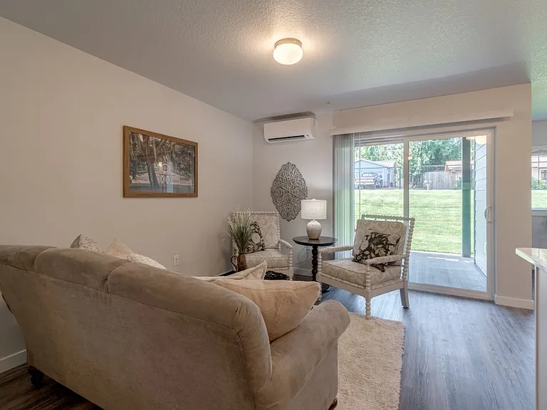 Riverbend Apartments — Photo 20