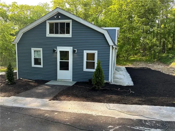 371 Cranston St, Woonsocket, RI 02895