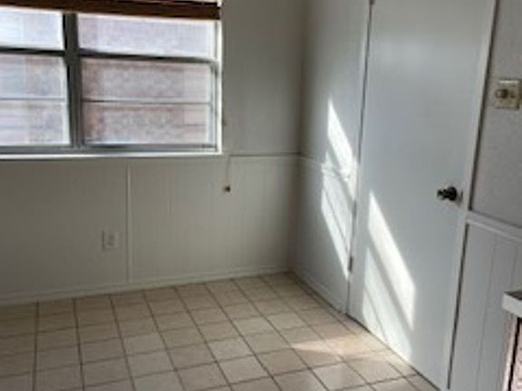 5th image of 4309 Bob O Link Dr