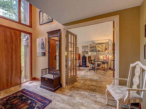 3rd image of 30201 Wedgewood Dr