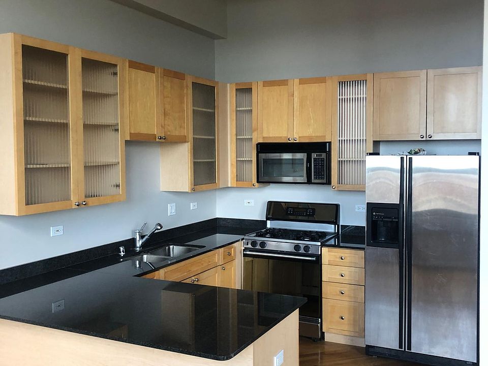 1st image of 1735 W Diversey Pkwy APT 514