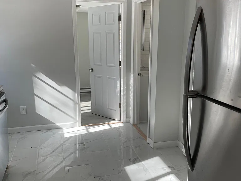 21 E Mitchell St — Photo 4