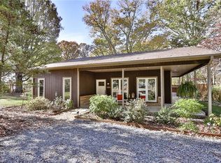 634 Eisenhower St, Yadkinville, NC 27055