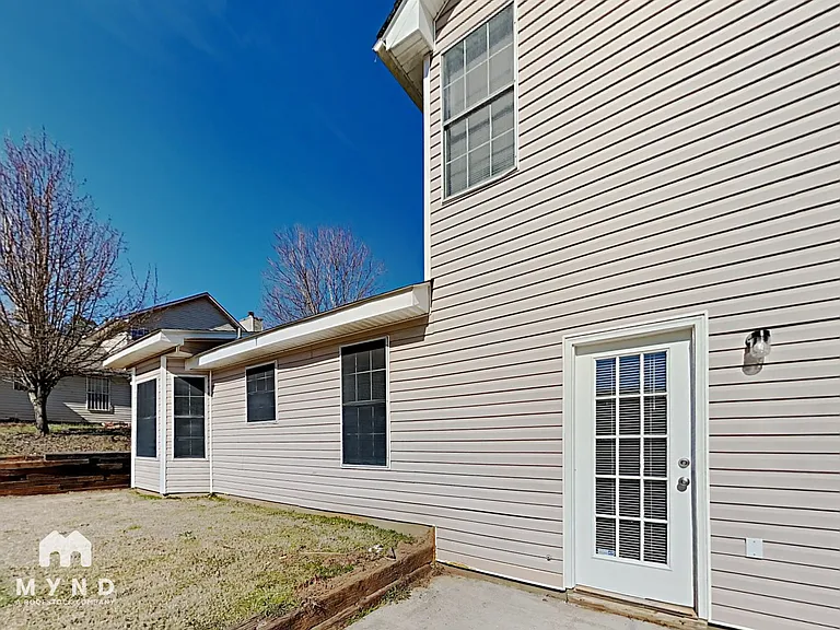 2079 Sugar Creek Falls Ct SE — Photo 15