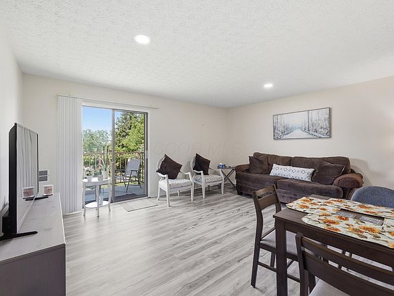 4th image of 5885 Beechcroft Rd APT 302
