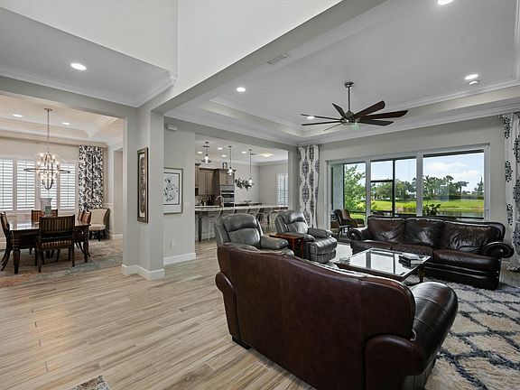 5th image of 16062 Whippoorwill Cir