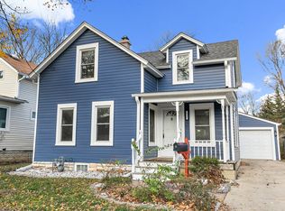 217 Elm St, Batavia, IL 60510