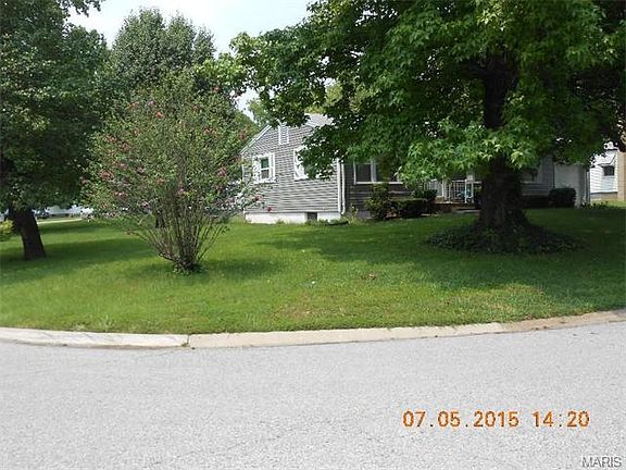 3rd image of 661 Bagnell Dr