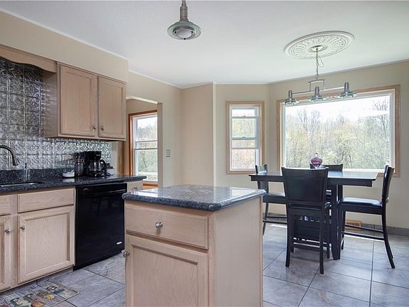 3rd image of 3655 Meander Reserve Cir