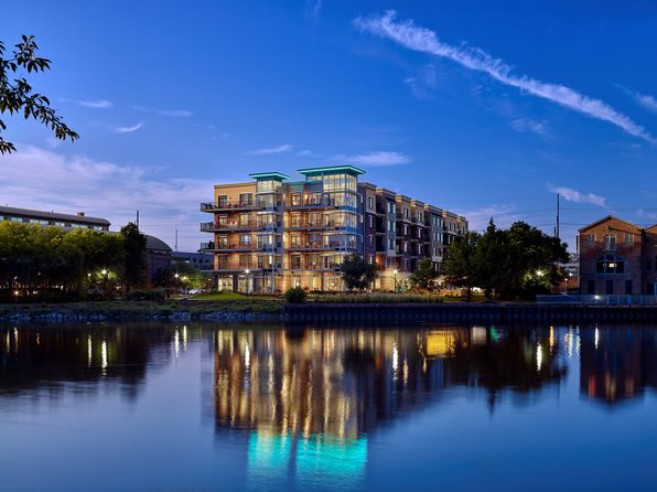 101 Avenue Of The Arts APT 502