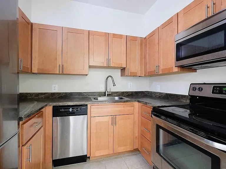 219 S Payne St #201 — Photo 10