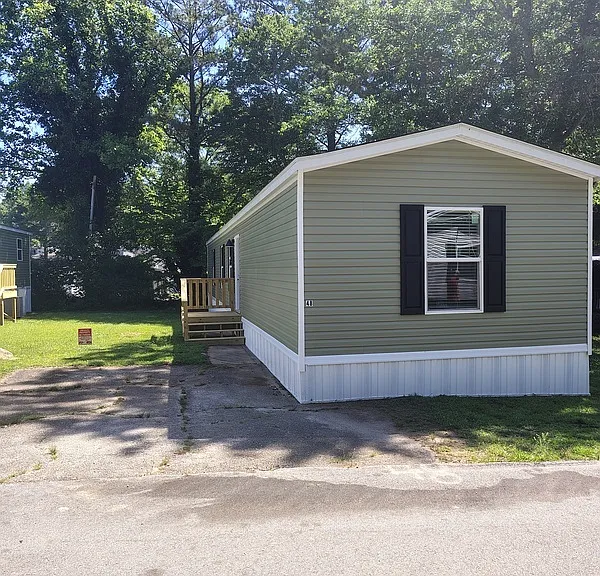 48 Poole Cir — Photo 2