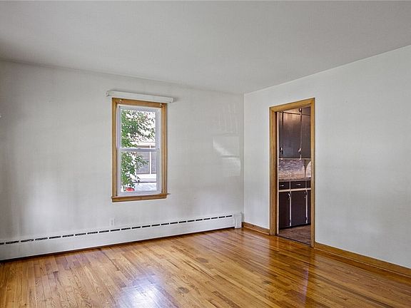 4th image of 2149 12th Street