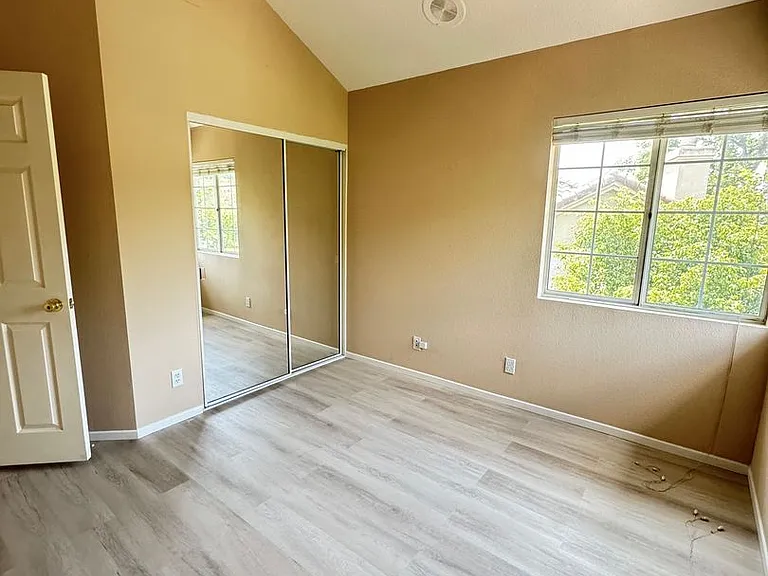694 Warwick Ave — Photo 22