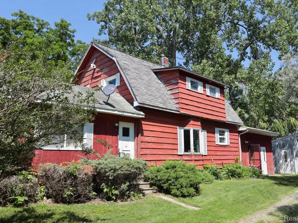 1642 W Townline 14 Rd, Auburn, MI 48611
