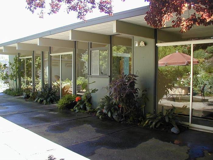 rear view facing garden