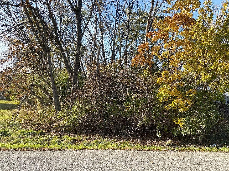 1st image of 42656 N Lake Dr