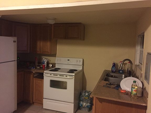 4th image of 1004 E Chilkoot Ave