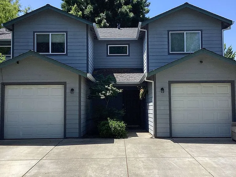 32 Baltar Loop — Photo 2