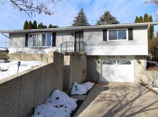 1720 E Lawn Dr, Savanna, IL 61074