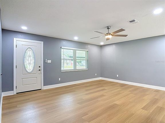 3rd image of 730 E 9TH STREET