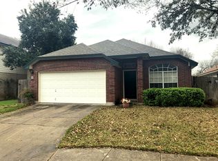 10 Pembroke Ln, San Antonio, TX 78240