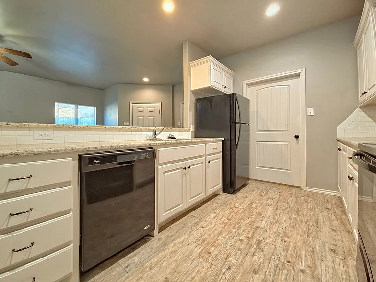 1109 Preston Trl — Photo 6